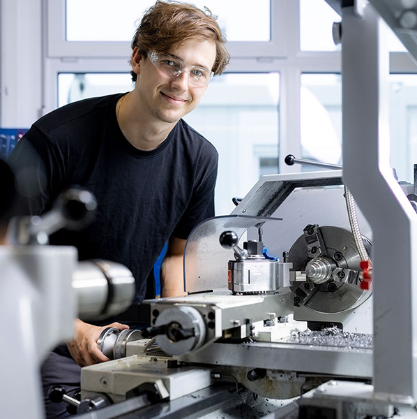 Mark Kremer, aprendiz de 2.º año de Metalotecnia en KNAPP en Hart bei Graz