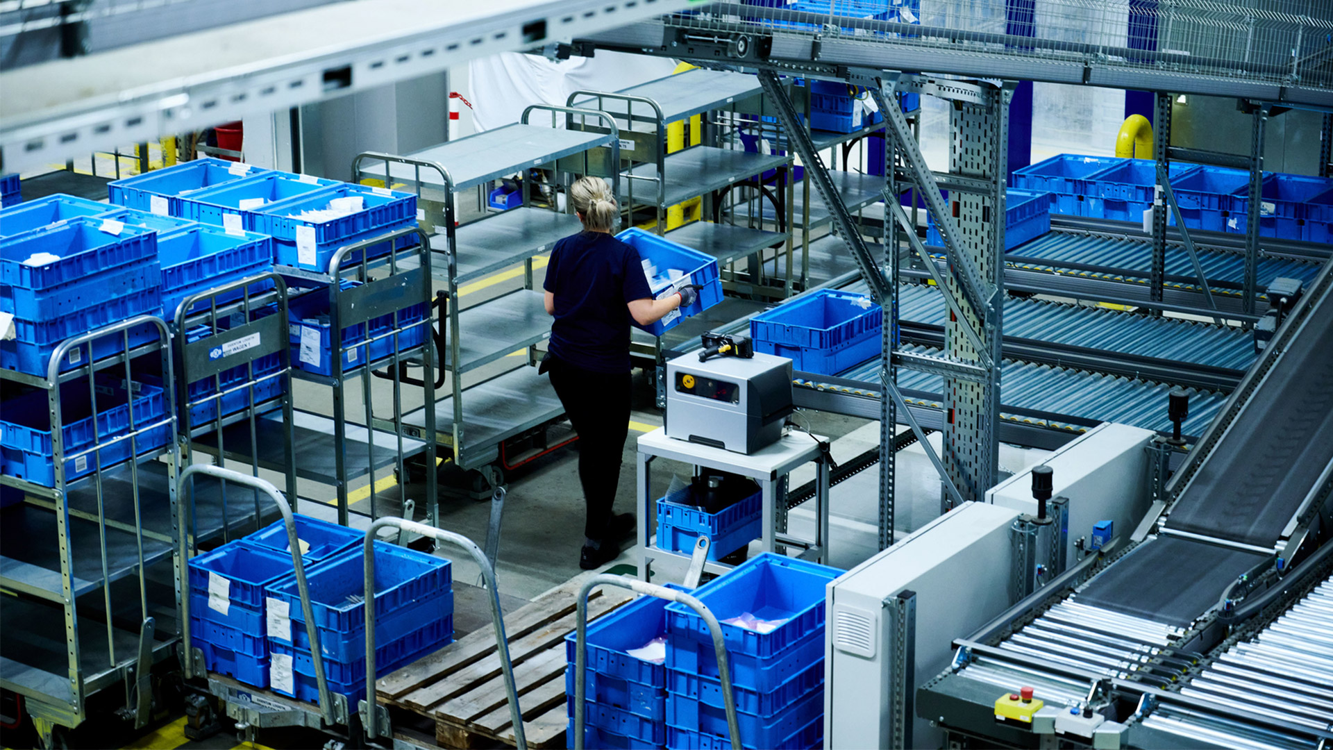 Knorr-Bremse small parts warehouse case study tugger train station